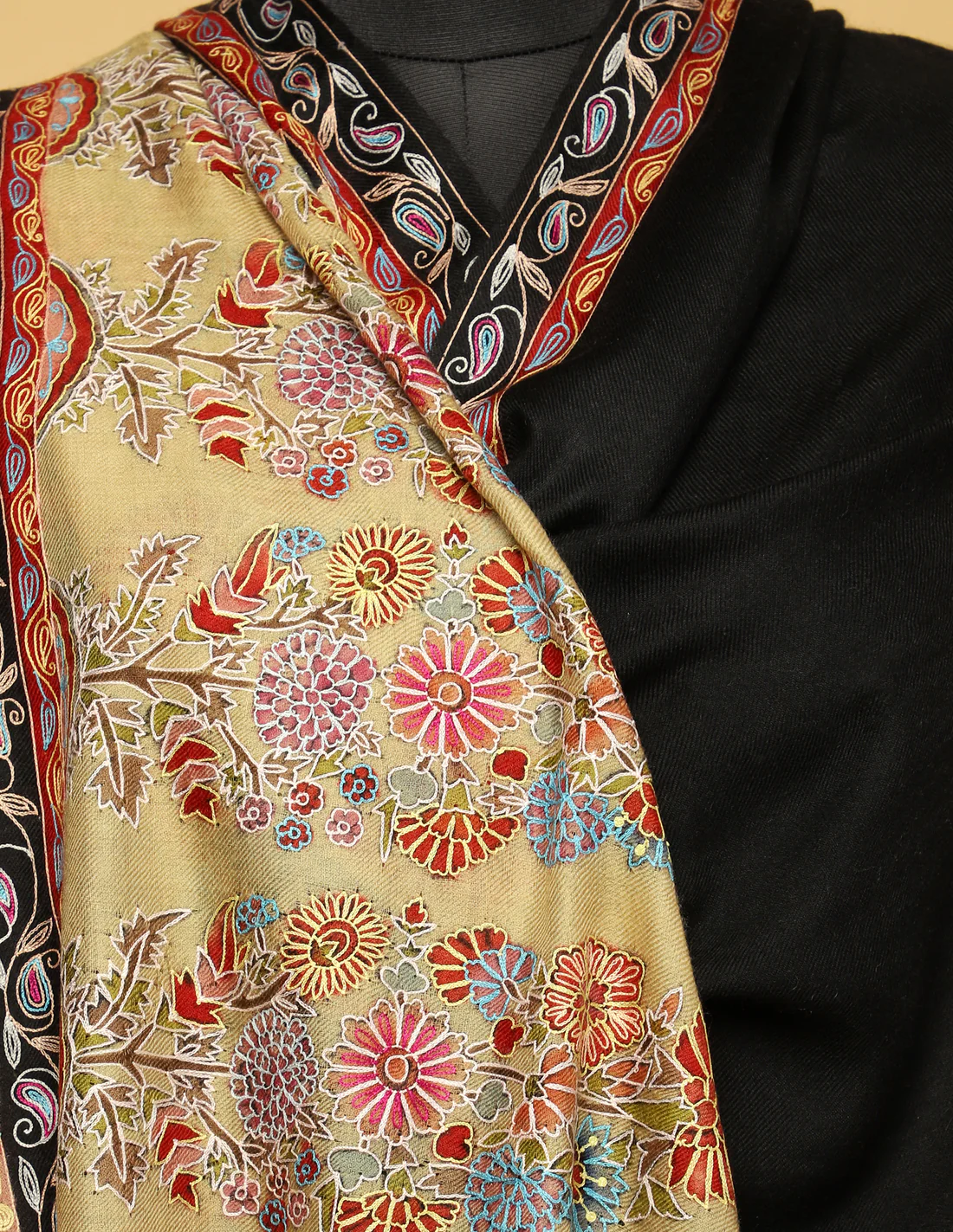 Black Border Sozni Embroidered Pure Pashmina Shawl - Image 2
